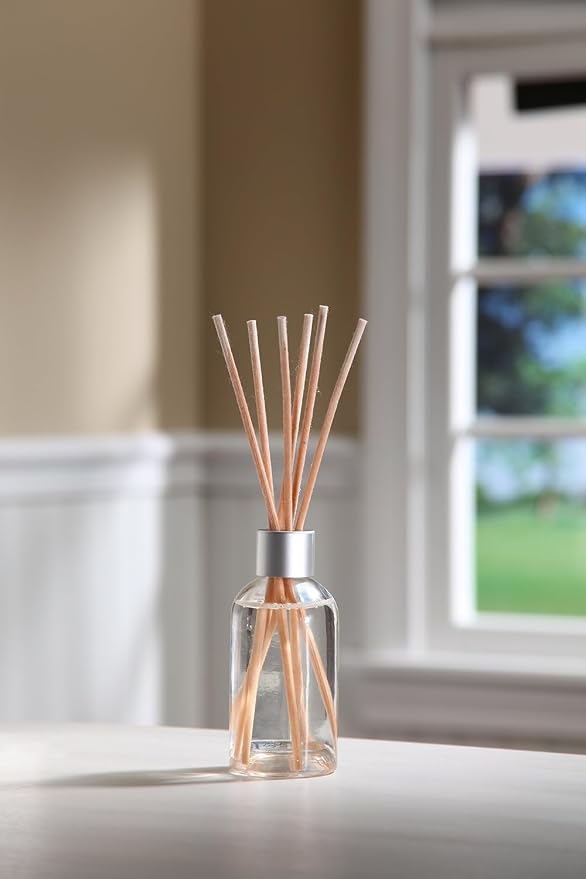 Hosley 85ml Aromatherapy Reed Diffuser Refill with Cinnamon Roll and Vanilla Scent, Includes Sticks, Ideal for Home Decor, Room Decor, Bathroom Decor, Wedding, Party, Reiki, Gift,