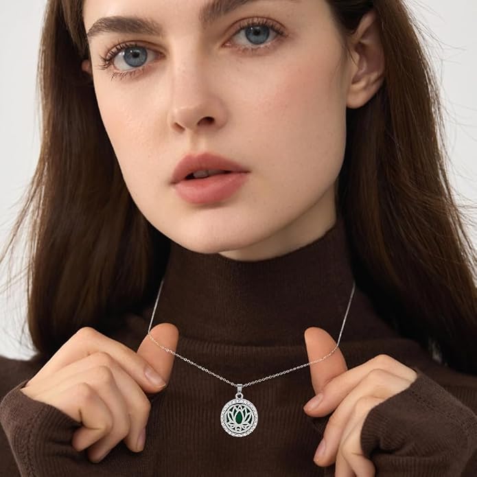Aromatherapy Essential Oil Diffuser Necklace Diffuser Stainless Steel Oil Pendant Aromatherapy Bottle Locket Necklaces Gift for Woman Men