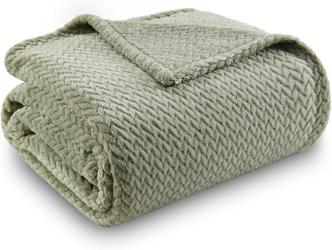 NEWCOSPLAY Fleece Leaves Pattern Throw Blanket, Sage Green, 50"x60" | Super Soft Throw Blanket, Lightweight Cozy Bed Sofa Blanket, Premium Silky Flannel Fleece, Travel Blanket for All Season Use