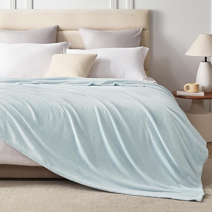 Hansleep Throw XL Ice Blue Fleece Blanket, Soft Flannel Bed Blanket | Fuzzy Cozy Blanket 50x70 Inches, Multi-use for Bed, Sofa, Couch, Travel, Camping, All Season Warm Lightweight Cover