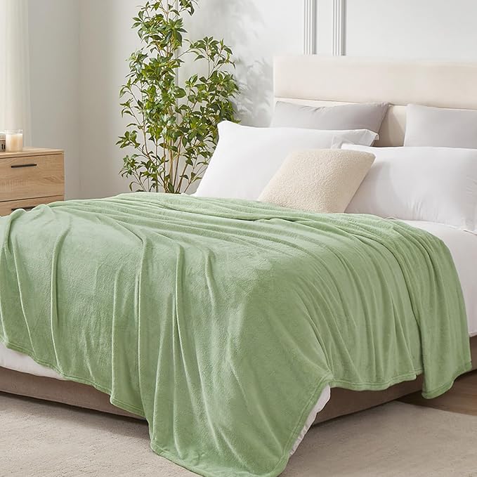 Hansleep Throw Sage Green Fleece Blanket, Soft Flannel Bed Blanket | Fuzzy Cozy Blanket 50x60 Inches, Multi-use for Bed, Sofa, Couch, Travel, Camping, All Season Warm Lightweight Cover