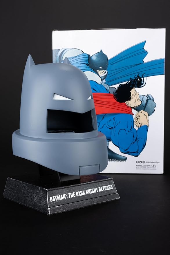 McFarlane Toys - DC Direct Armored Batman (The Dark Knight Returns) Cowl Replica 1:3 Scale