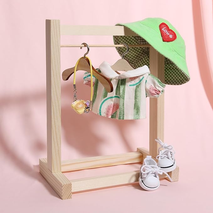 17cm Doll Clothes for Labubu - Kawaii Clown Style Set - Doll's Hat & Doll's Clothing & Doll's Shoes & Camera, Cute Doll Outfit with Accessories for Display, Collectors, Gift - Green (NO Dolls)