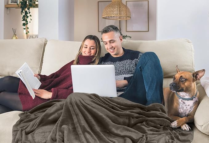 Utopia Bedding Ultra Soft Fleece Bed Blanket Twin Size Brown (60x80 Inches) | Microfiber Plush Warm Lightweight Breathable Cozy Blanket Anti-Static, All Season Use, Gift for Women and Men
