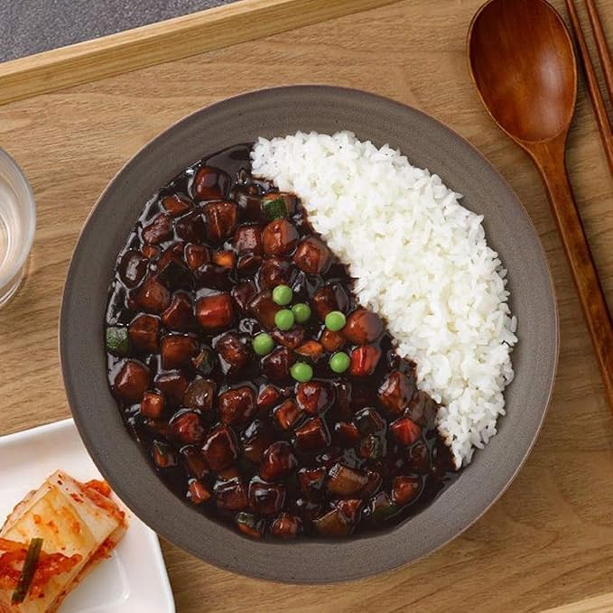 Cupbahn Korean Pre-Cooked Meal with White Rice - 25 Taste by Hetbahn 컵반 햇반 (Black Bean Jjajang Sauce, 4 Bowls)