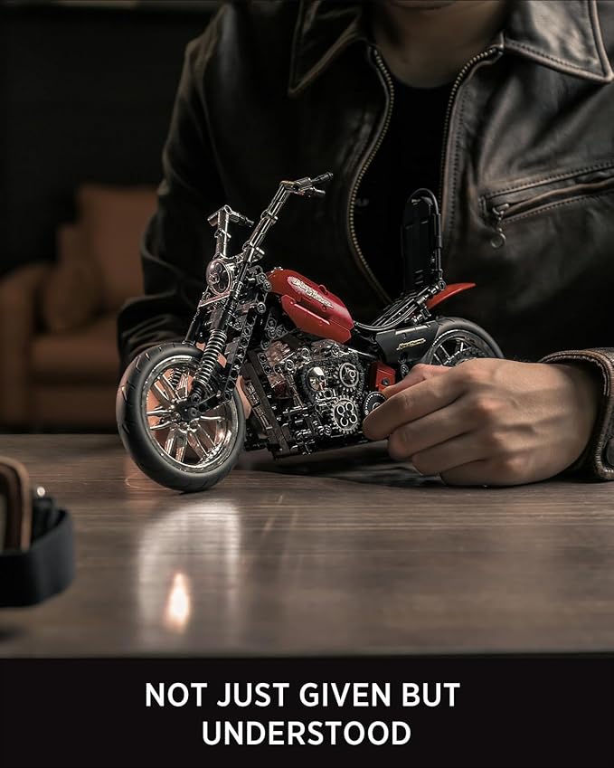 Nifeliz Chopper Motorcycle Building Set for Adults, Classic Vintage Motorbike Model Toy for Display, Collectible Gift for Motorcycle Fans (NF10308, 572 PCS)