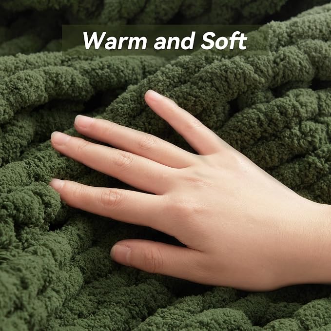 Negwoo Chunky Knit Throw Blanket, Knitted Throw Chenille Yarn, 50"*60" | Soft Thick Cable Knitted Blankets, Handmade Big Thick Blanket, Machine Washable Cute Comfy Blanket for Home Decor, Green