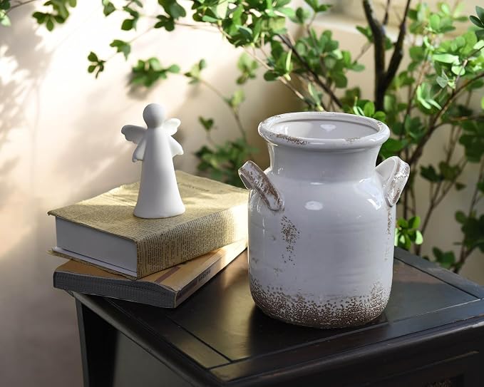 Quoowiit Ceramic Rustic Farmhouse Vase, Distressed Decorative Flower Vase for Home Decor, Ideal Shelf Decor, White Boho Vase for Living Room Bedroom Kitchen Office Decor Centerpiece Table Decorations