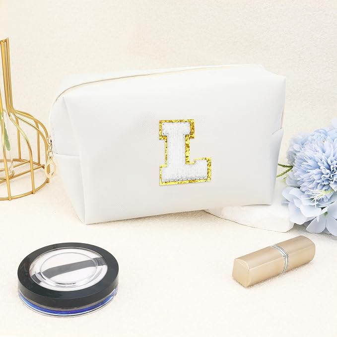 URSKYTOUS Gifts for Girls Initial Makeup Bag Personalized Cosmetic Bag with Zipper Cute Travel Toiletry Bags Waterproof PU Preppy Makeup Pouch Birthday Gift for Teen Girls Women(White L)