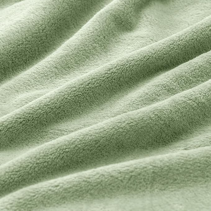 BEDELITE Fleece Blanket Soft Plush Throw for Couch Sage Green 50"x60" | Ultra Soft Fleece, Plush Microfiber, Lightweight Warmth, All Season Comfort, Fade Resistant, Machine Washable, Couch Sofa Bed