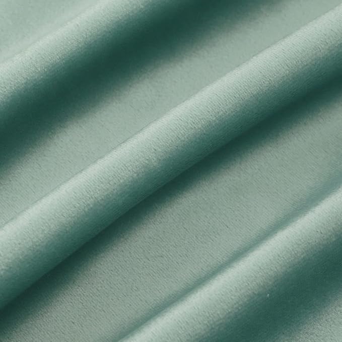 Velvet Sage Green Throw Pillow Covers 20”x20”Pack of 2 Soft Decorative | Square Cushion Covers for Couch Sofa Bed Livingroom Car Home Decor,50x50Cm