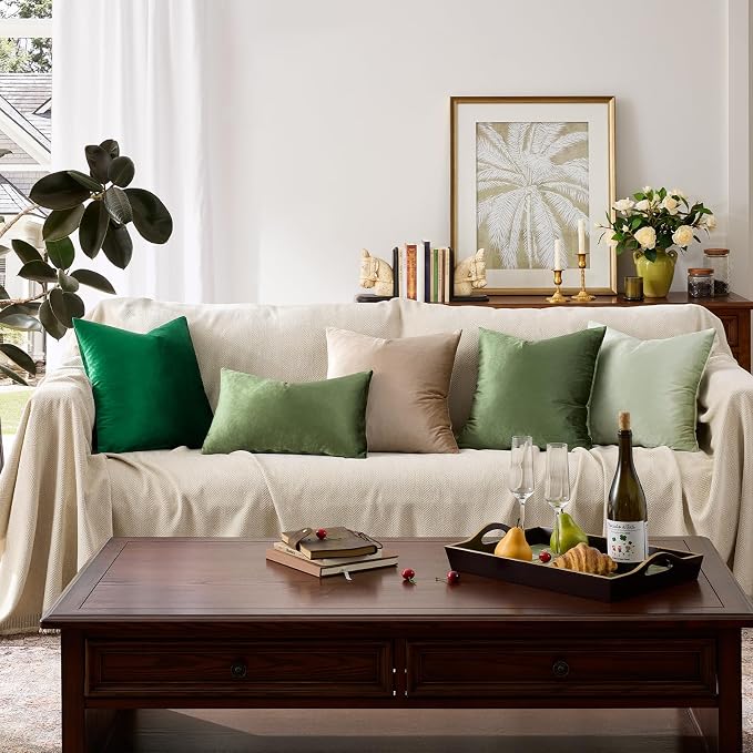 GIGIZAZA Olive Green Velvet Throw Pillow Covers 20x20 Pack of 2 | Decorative Pillows for Couch Sofa,280gsm Soft Textured Fabric,Modern Square Pillowcases,Luxury Cushion Covers