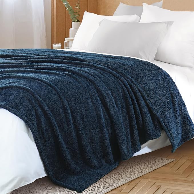 Exclusivo Mezcla Fleece Twin Size Blanket for Couch and Bed, 60" x 80" | Super Soft and Cozy Fluffy Blanket for Women, Lightweight and Fuzzy Blanket for Teens Back to School, All Season, Navy Blue