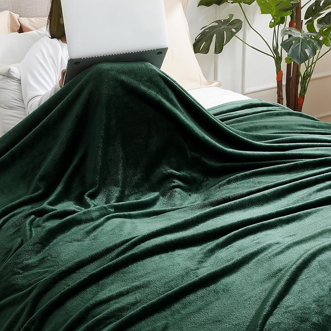Hansleep Full Dark Green Fleece Blanket, Soft Flannel Bed Blanket | Fuzzy Cozy Blanket 84x90 Inches, Multi-use for Bed, Sofa, Couch, Travel, Camping, All Season Warm Lightweight Cover