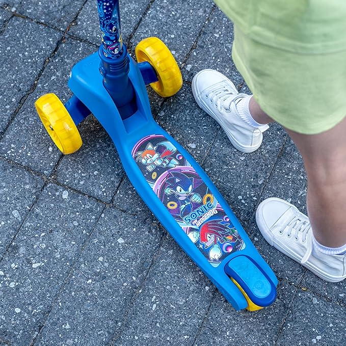 Jetson Character Kids Kick Scooter, LED Lights on Stem & Light-Up Wheels, Lightweight Frame, Height-Adjustable Handlebar, Lean-to-Steer System, Easy-Fold Mechanism