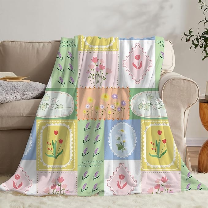NEWCOSPLAY Throw Blanket Cute Soft Aesthetic Fleece Blanket for Kids Girls Boys Teens Cozy Blanket for Bed Couch Camping (Flower, Throw(50"x60"))