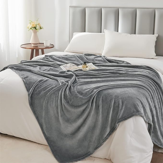 BEDELITE Fleece Blanket Soft Plush Throw for Couch Grey 50"x70" | Ultra Soft Fleece, Plush Microfiber, Lightweight Warmth, All Season Comfort, Fade Resistant, Machine Washable, Couch Sofa Bed
