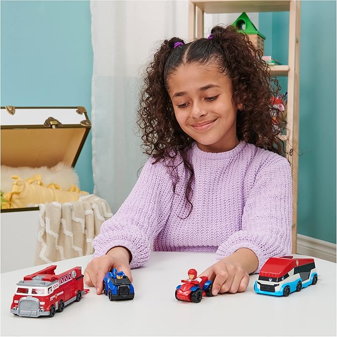 Paw Patrol, True Metal Firetruck Die-Cast Team Vehicle with 1:55 Scale Chase Toy Car, Kids Toys for Ages 3 and up