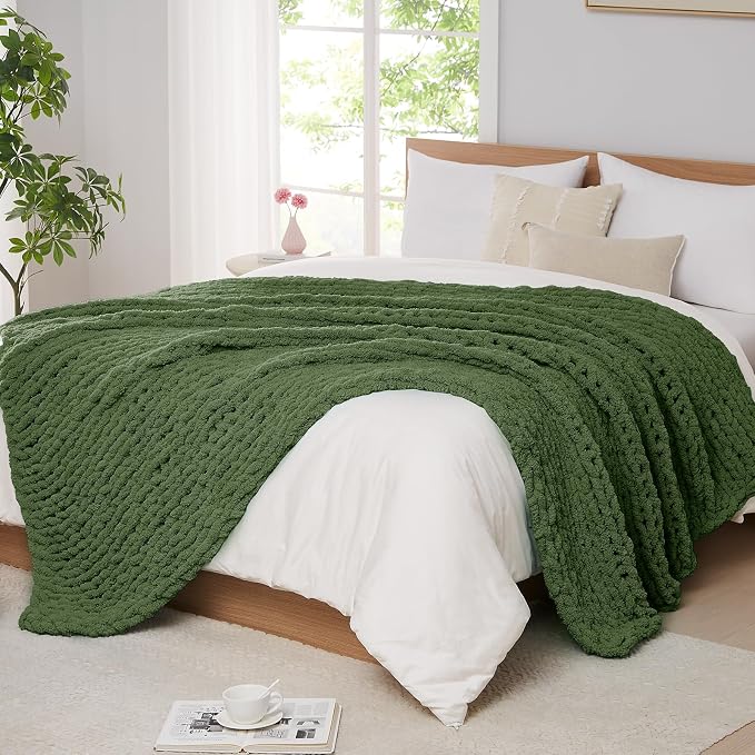L'AGRATY Chunky Knit Throw Blanket for Couch, 50 x 60 Inches, Moss Green | Handmade Chenille Crochet Blanket for Sofa Bed, Thick Cable Knitted Blankets for Room Home Decor, Birthday Gift for Women Mom