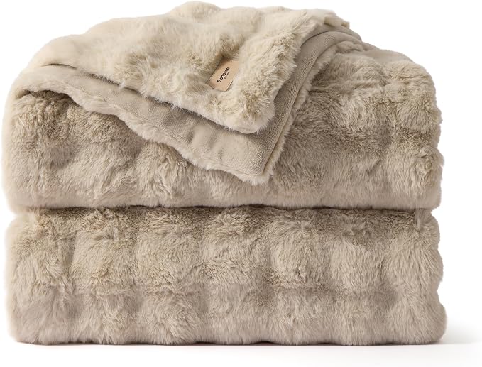 Bedsure GentleSoft Bubble Faux Fur Blankets Queen Size, Fluffy Fuzzy Queen Blanket for Bed, Soft Cozy Faux Fur Bedding for Winter, Thick Warm Plush Bed Cover, Beige, 90x90