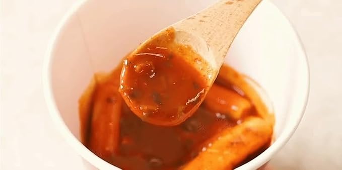 Low Sugar Rice Tteokbokki 떡볶이 – Korean Spicy Rice Cake Meal with Erythritol Sweetener, Microwave Ready in 2 Minutes, 250 kcal Single Serving, Shelf-Stable – Product of Korea