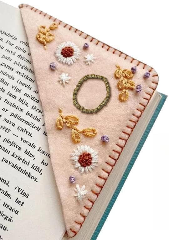 MOTEERLLU Personalized Hand Embroidered Corner Bookmark,Felt Triangle Page Stitched Handmade Bookmark,Unique Cute Flower Letter Embroidery Bookmarks Accessories for Book Lovers(Spring-o)