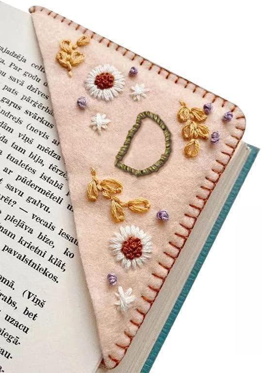 MOTEERLLU Personalized Hand Embroidered Corner Bookmark,Felt Triangle Page Stitched Handmade Bookmark,Unique Cute Flower Letter Embroidery Bookmarks Accessories for Book Lovers(Spring-d)