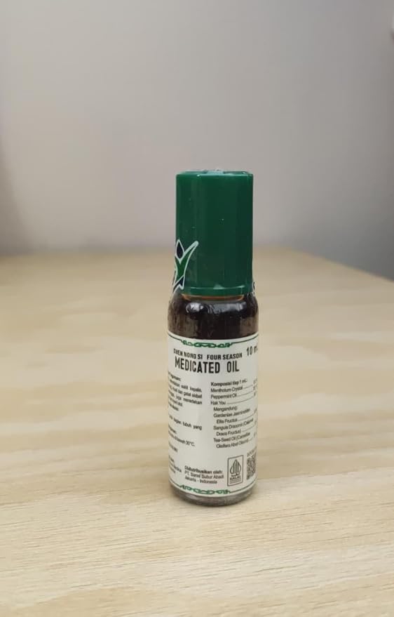 Four Season (Shen Nong Si) Medicated Oil Roll On 10 ml, Traditional Asian Therapeutic Massage Oil, Classic Aroma for Cold/Motion/Breathing/Skin/Stomach/Sore Reliefs