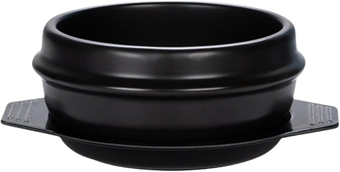 XICHENGSHIDAI Korean Stone Bowl, Dolsot with Tray, 27 Oz, Black | Heat-retaining bowl with tray for bibimbap, soup, stew and ramen; suitable for gas stovetops and ovens, not induction.
