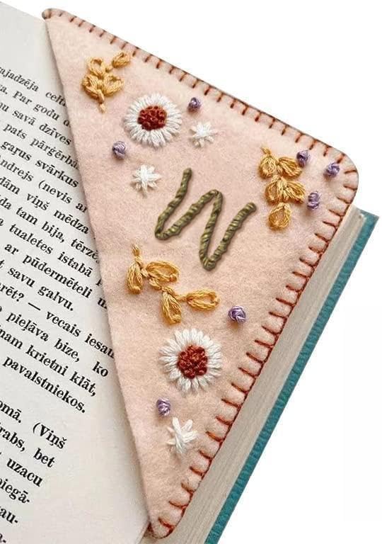 MOTEERLLU Personalized Hand Embroidered Corner Bookmark,Felt Triangle Page Stitched Handmade Bookmark,Unique Cute Flower Letter Embroidery Bookmarks Accessories for Book Lovers(Spring-w)