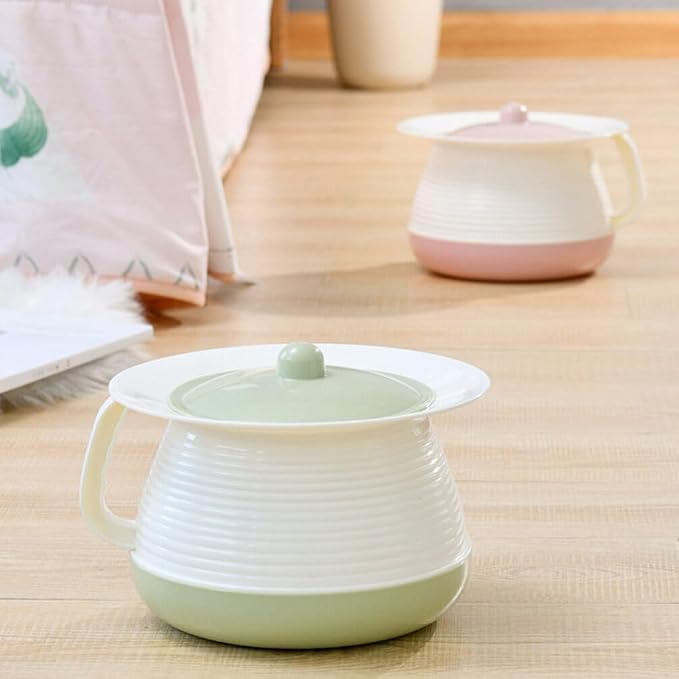 Cabilock Plastic Chamber Pot with Lid 8.27X7.28X5.51 Inch Portable Covered Urinal Pot for Children and Adults Spittoon Home Hospital Travel Pee Potty