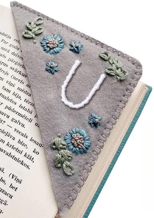 MOTEERLLU Personalized Hand Embroidered Corner Bookmark,Felt Triangle Page Stitched Handmade Bookmark,Unique Cute Flower Letter Embroidery Bookmarks Accessories for Book Lovers(Winter-u)