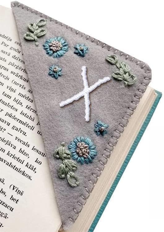 MOTEERLLU Personalized Hand Embroidered Corner Bookmark,Felt Triangle Page Stitched Handmade Bookmark,Unique Cute Flower Letter Embroidery Bookmarks Accessories for Book Lovers(Winter-x)