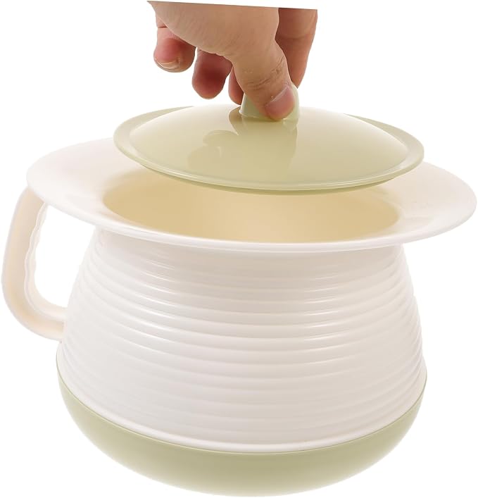 1pc Portable Handheld Potty for Adults Sturdy Spittoon with Cover for Elderly Use Urine Storage Pot for Home and Travel Convenient Design for Bedroom and Camping