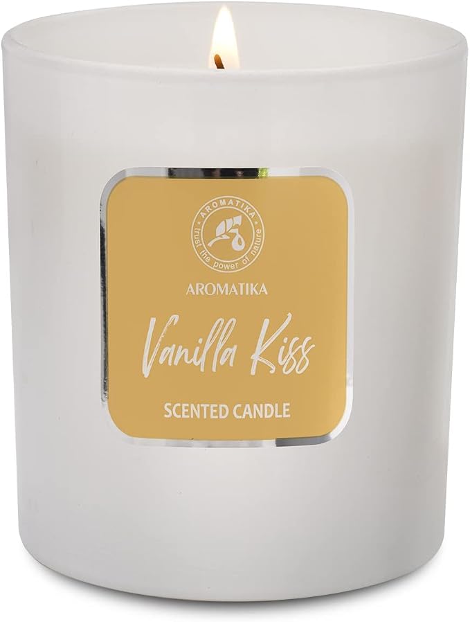 Scented Candle Vanilla Kiss - Aromatherapy Candle - Soywax Candle with Vanilla Extract - Up to 45 Hours Burn Time - Glass Candle Gift - Home Scented Candles - Luxury and Sensual Soy Wax Candle