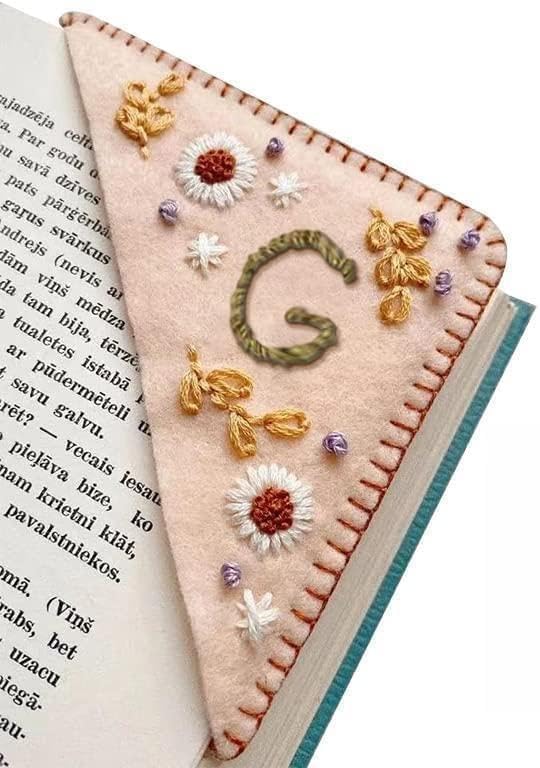 MOTEERLLU Personalized Hand Embroidered Corner Bookmark,Felt Triangle Page Stitched Handmade Bookmark,Unique Cute Flower Letter Embroidery Bookmarks Accessories for Book Lovers(Spring-g)