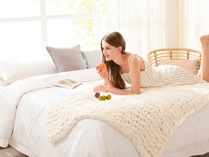 L'AGRATY Chunky Knit Throw Blanket for Couch, 40'' x 50'' Knit Throw, Ivory | Handmade Chenille Crochet Blanket for Sofa Bed, Thick Cable Knitted Blankets for Room Home Decor, Birthday Gift for Women Mom