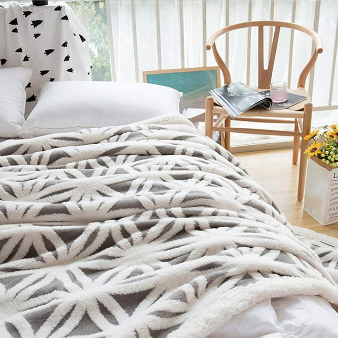 LOMAO Sherpa Fleece Blanket Gifts for Mom Dad Cozy Soft Throw Blanket for Women Men Birthday Gifts Dual Sided Couch Sofa Bed Blanket (Grey, 71''x 80'')