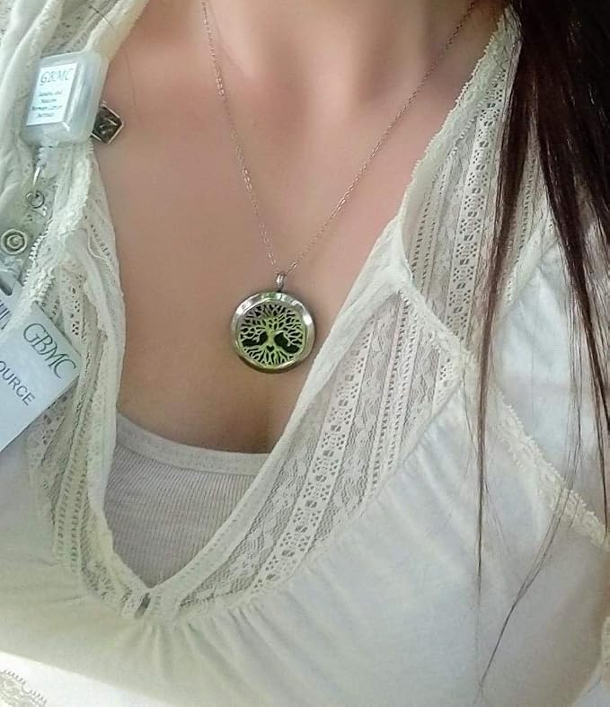 Aromatherapy Essential Oil Diffuser Necklace Stainless Steel lnspirational Locket Pendant(Lotus)