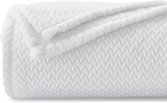 NEWCOSPLAY Fleece Leaves Pattern Queen Blanket, White, 90"x90" | Super Soft Throw Blanket, Lightweight Cozy Bed Sofa Blanket, Premium Silky Flannel Fleece, Travel Blanket for All Season Use