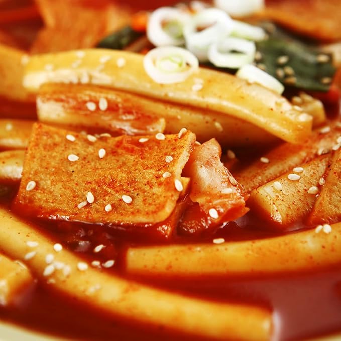 Surasang Korean Tteokbokki Cup, Korean Street Food | Classic Sweet & Spicy Sauce, Instant 2-Minute Microwave Meal, Traditional Tteokbokki Rice Cakes, 6 oz, Pack of 6
