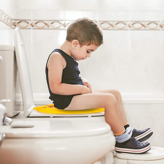 Toilet Potty Training Seat Cover, Travel Toilet Seat, Folding Non Slip Silicone Pads, Travel Portable Reusable Kids Toddlers Boys Girls, Carry Bag (Yellow - Duck)
