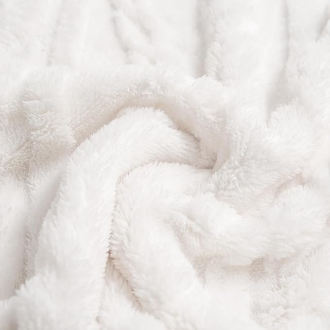 YUSOKI Sherpa Fleece Queen Size Blanket, Ivory, 90"x90" | 3D Stylish Design,320GSM, Non-Shedding, Lightweight for All Season Use, stays fluffy after repeated washes, Perfect Gifts