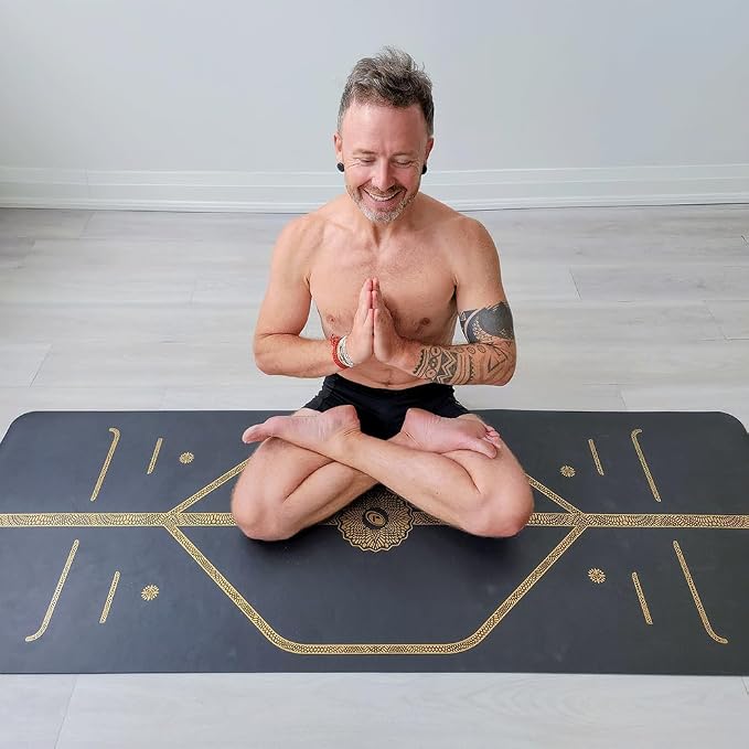Liforme Travel Yoga mat – Patented Alignment System, Warrior-Like Grip, Non-Slip, Eco-Friendly, Ultra-Lightweight and Sweat Resistant, Made with Natural Rubber