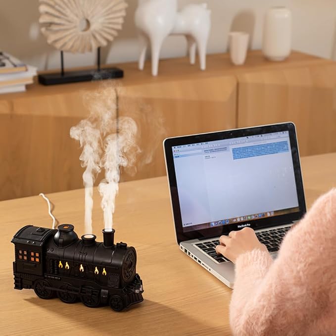 Steam Train Essential Oil Diffuser Set, 300 ml Retro Train Aromatherapy Diffuser with Night Light, Includes 2 Essential Oils, Desk Decor Humidifier, Gift for Train Lovers