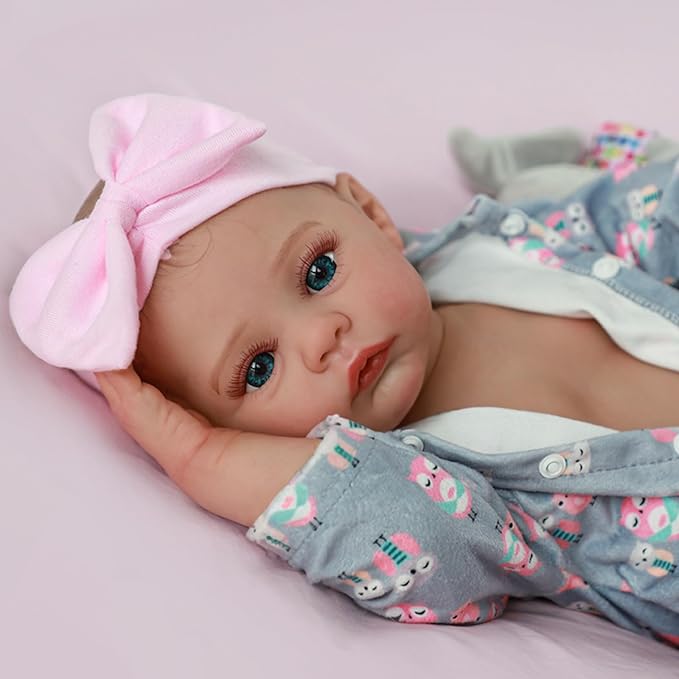 Lifelike Reborn Baby Girl - 18 inch Realistic Baby Girl Real Life Newborn Baby Dolls, Handmade Anatomically Correct Real Baby Dolls Gift Set for Kids Age 3 +