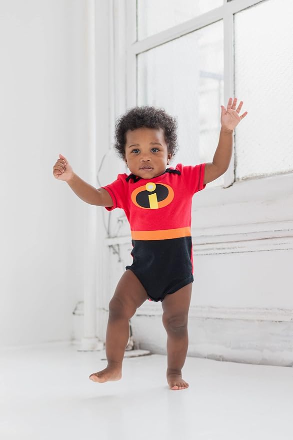 Disney Baby 5 Pack Bodysuits Newborn to Infant Sizes (Newborn - 24 Months)