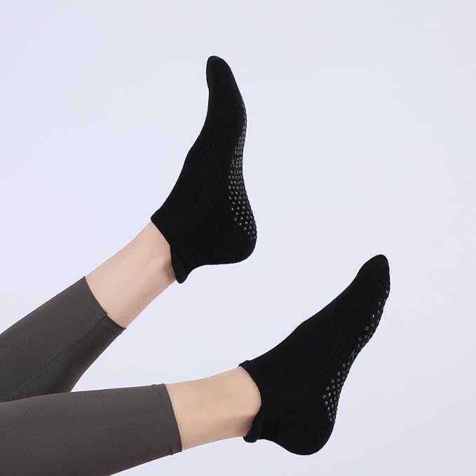 loudashuaiqi Grip Pilates Socks Non Slip Athletic Yoga Socks with Grips for Women Grippy socks for Hospital Workout Barre