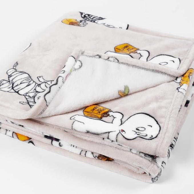 Casper The Friendly Ghost Halloween Throw Blanket, Super Soft Cozy Plush Bedding, 50" x 70", (Officially Licensed Product) by Franco