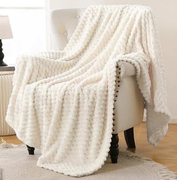 Bnuitland Ivory Flannel Throw Blanket (50X70 inches), 300 GSM Fleece Cozy Warm Soft Home Decor Lightweight Bed Sofa Blanket for Adults, Suitable for All Seasons.